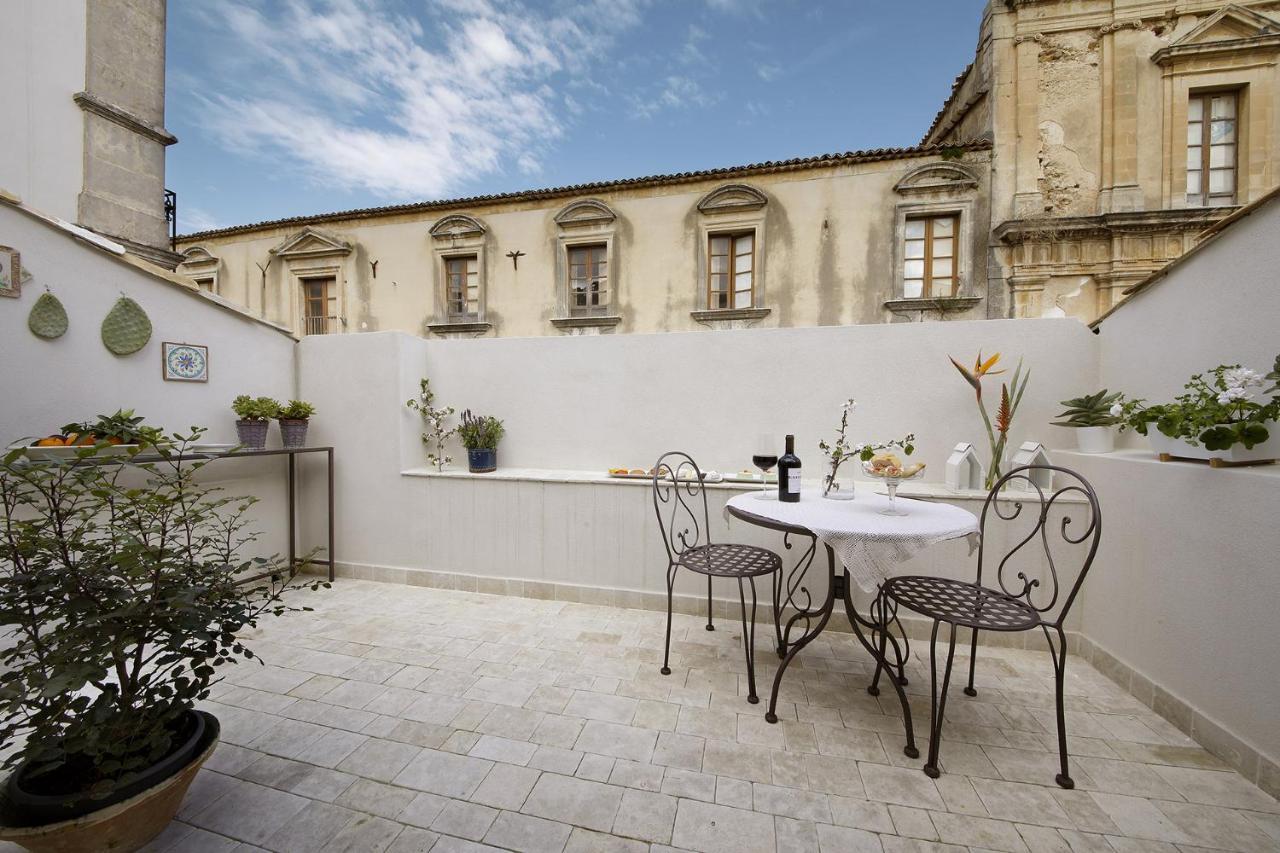 Nicotera Apartment Noto Exterior foto